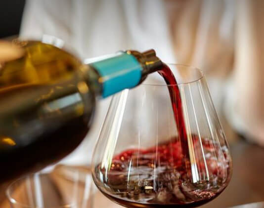 2011. Bemutatkoznak a tokaji száraz Sauska-házasítások. Letesszük a garast a világfajták, a chardonnay, sauvignon blanc és a pinot noir mellett. Megkezdjük a reserve borok gyűjtését a pezsgőkészítéshez Tokajban.