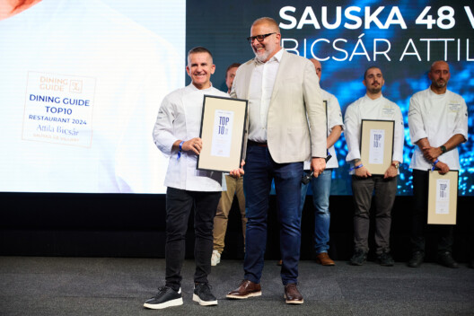 SAUSKA 48 a Dining Guide TOP 10-ben!