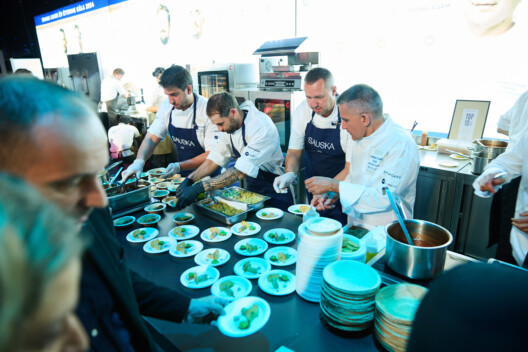 SAUSKA 48 a Dining Guide TOP 10-ben!